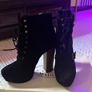 Steve Madden Carnaby platform booties size 8 1/2
